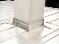 fachgerechte Ausfhrung einer Kamineinfassung fr ein Blechdach